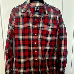 American Eagle women’s Collared Button-up Red Tartan Plaid long sleeve shirt S